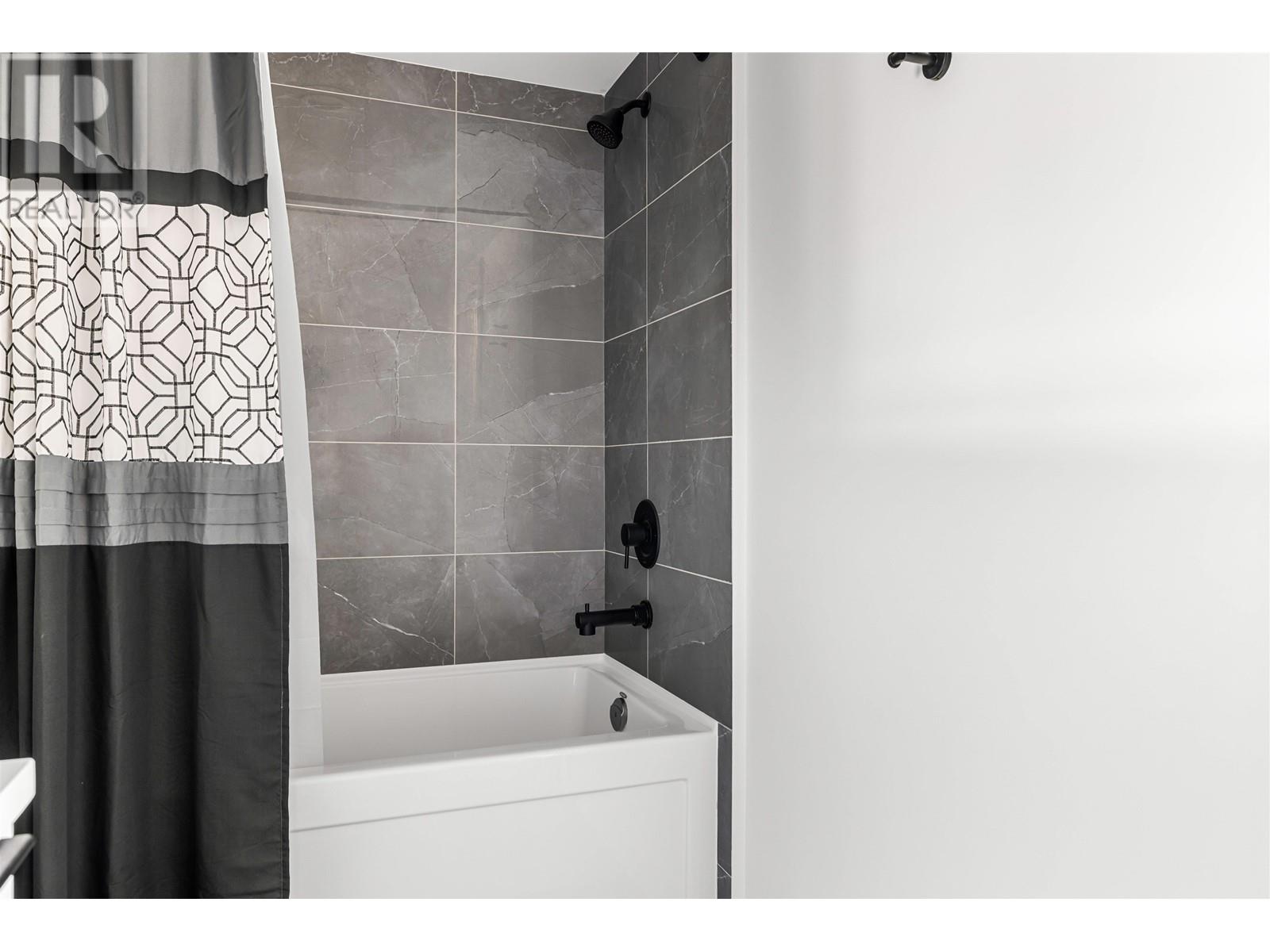 2412 Grant Street, Vancouver, British Columbia  V5K 3G4 - Photo 22 - R2817327