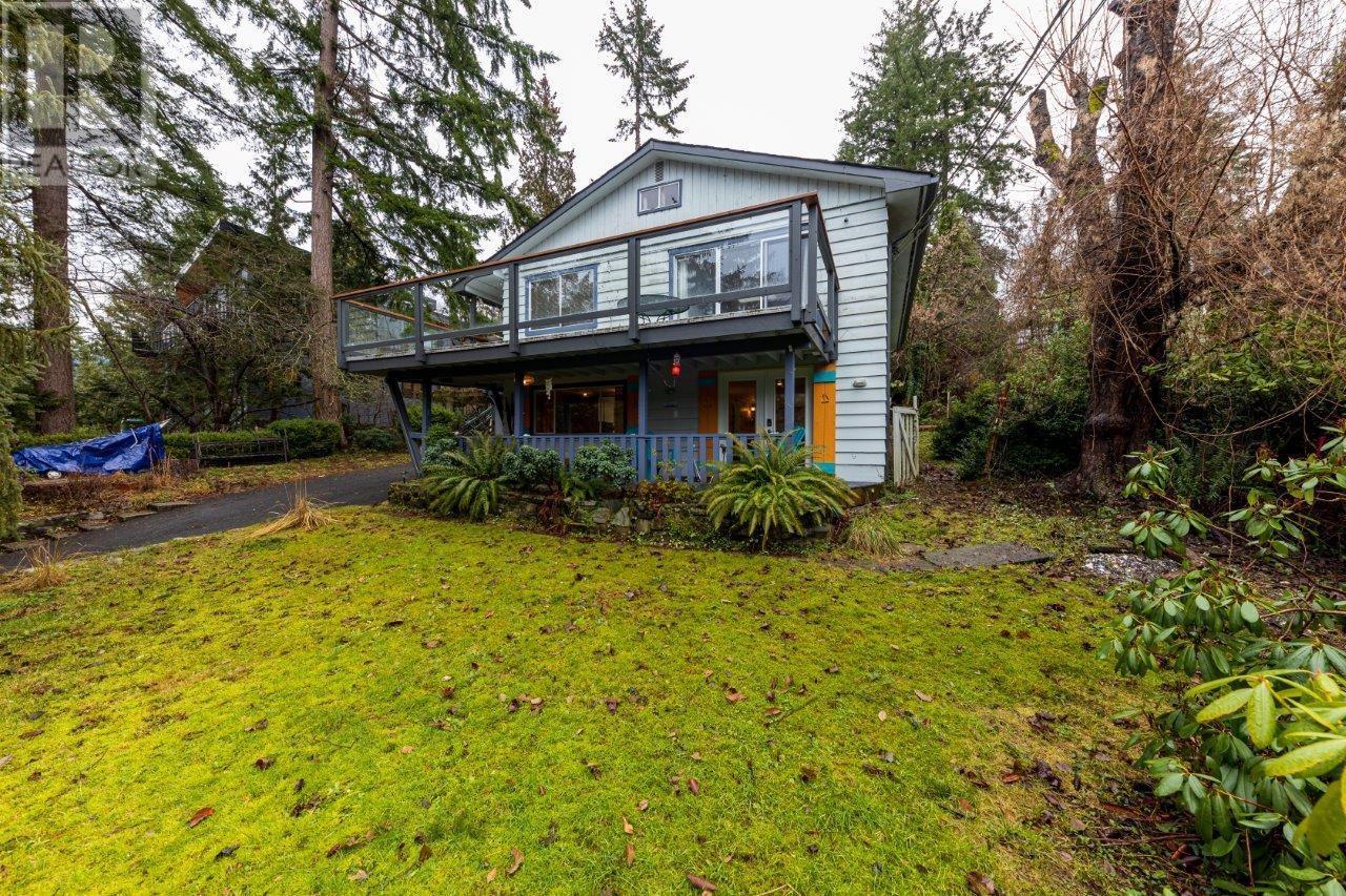 407 Cardena Drive, Bowen Island, British Columbia  V0N 1G1 - Photo 2 - R2817313