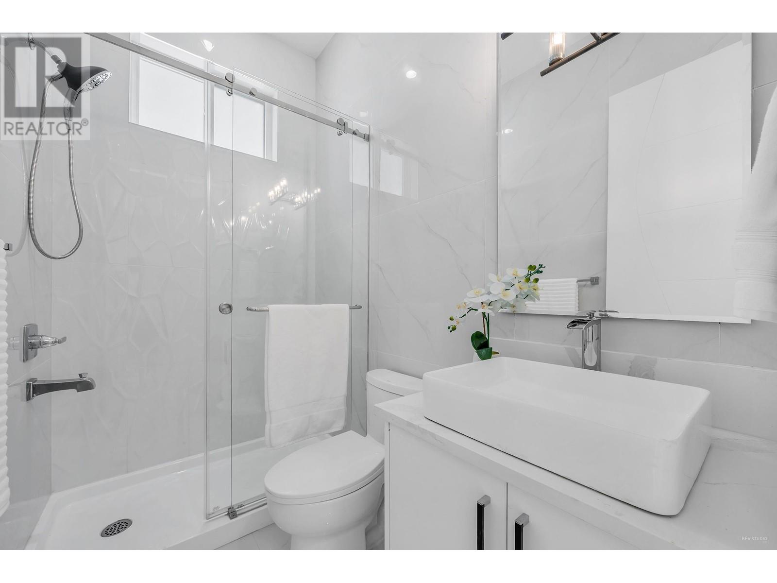 74 Ellesmere Avenue, Burnaby, British Columbia  V5B 3S6 - Photo 7 - R2817355