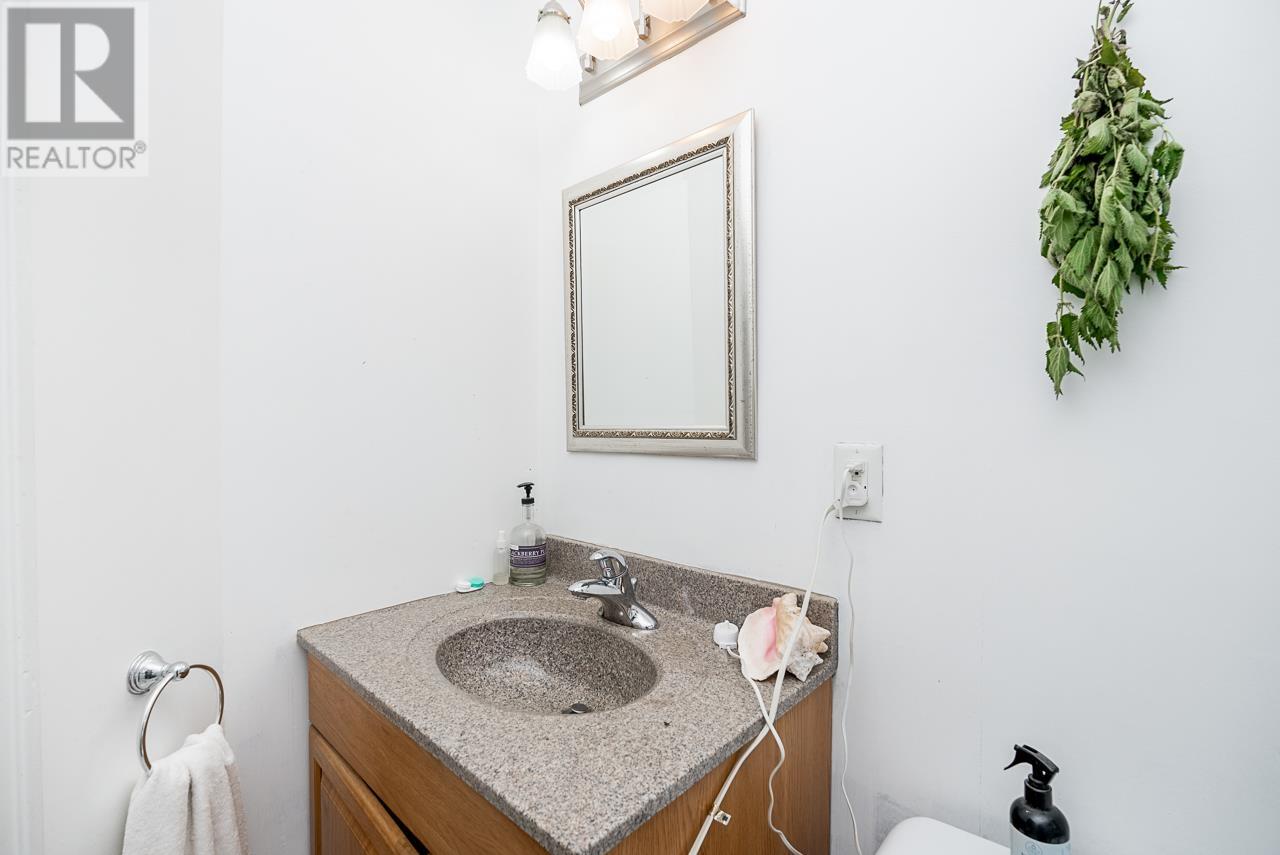 3986 Trinity Street, Burnaby, British Columbia  V5C 1N6 - Photo 24 - R2817042
