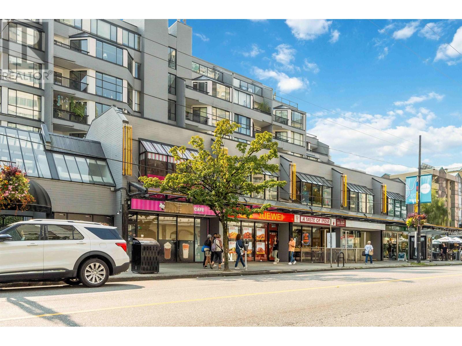 207 1270 Robson Street, Vancouver, British Columbia  V6E 3Z6 - Photo 2 - R2817395