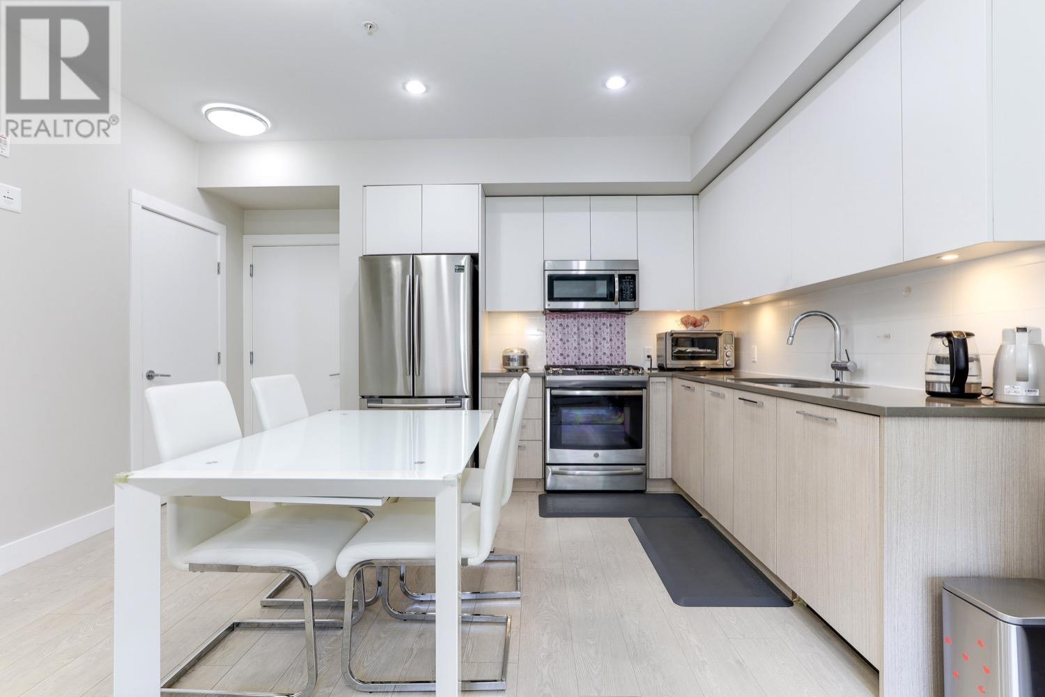 10 5188 Savile Row, Burnaby, British Columbia  V5E 0C3 - Photo 10 - R2817459