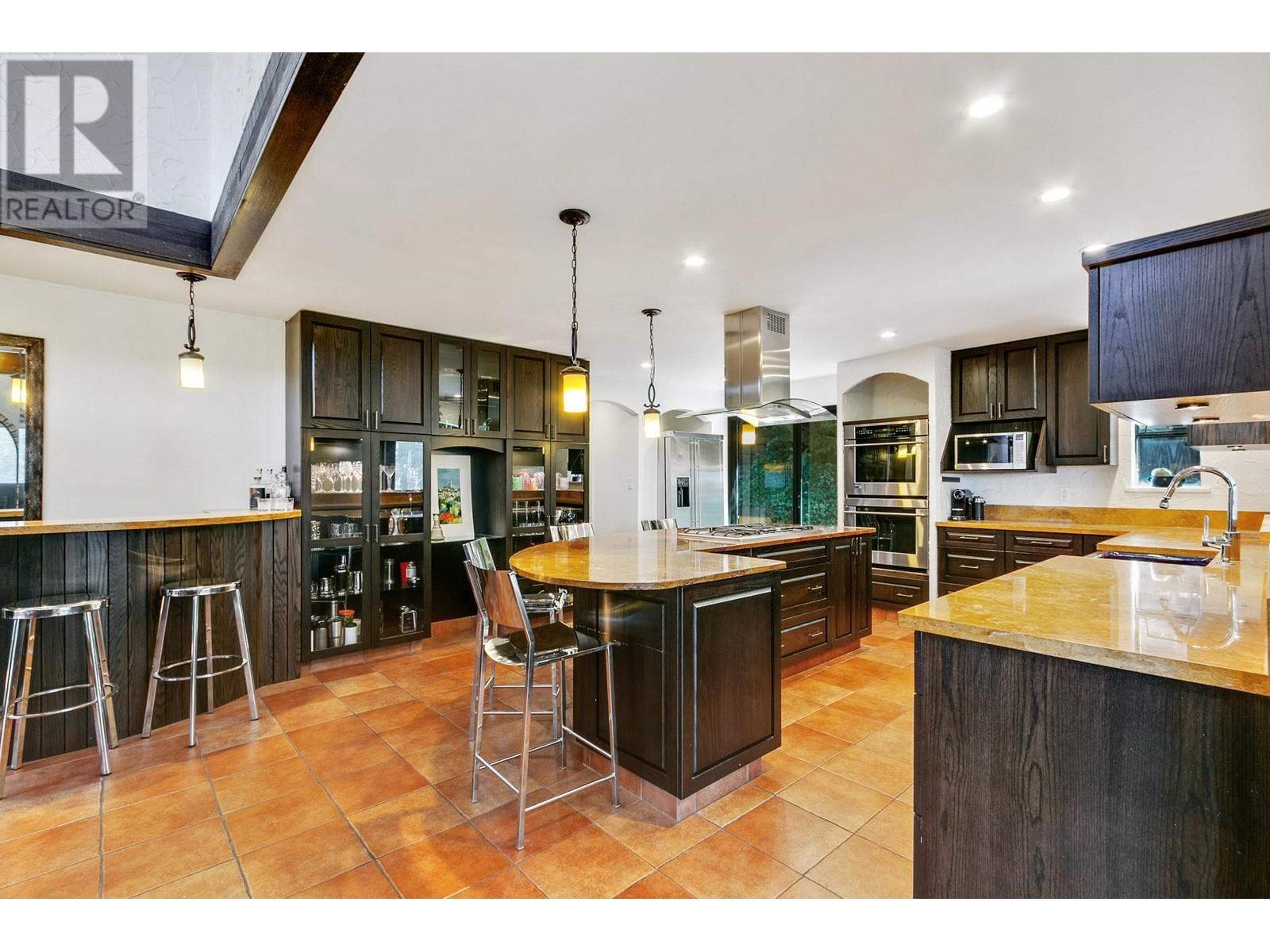 75 Sunset Drive, Lions Bay, British Columbia  V0N 2E0 - Photo 10 - R2817436
