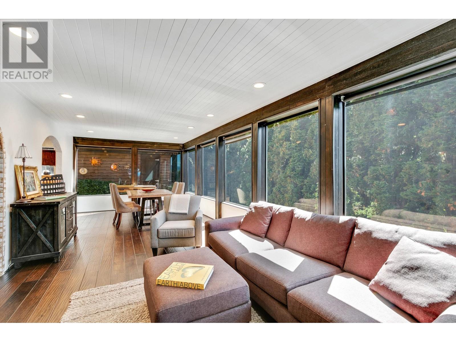 75 Sunset Drive, Lions Bay, British Columbia  V0N 2E0 - Photo 4 - R2817436
