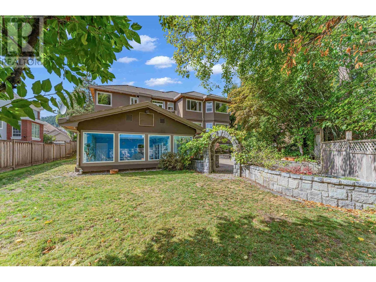 1729 Hampton Drive, Coquitlam, British Columbia  V3E 3C9 - Photo 8 - R2817455