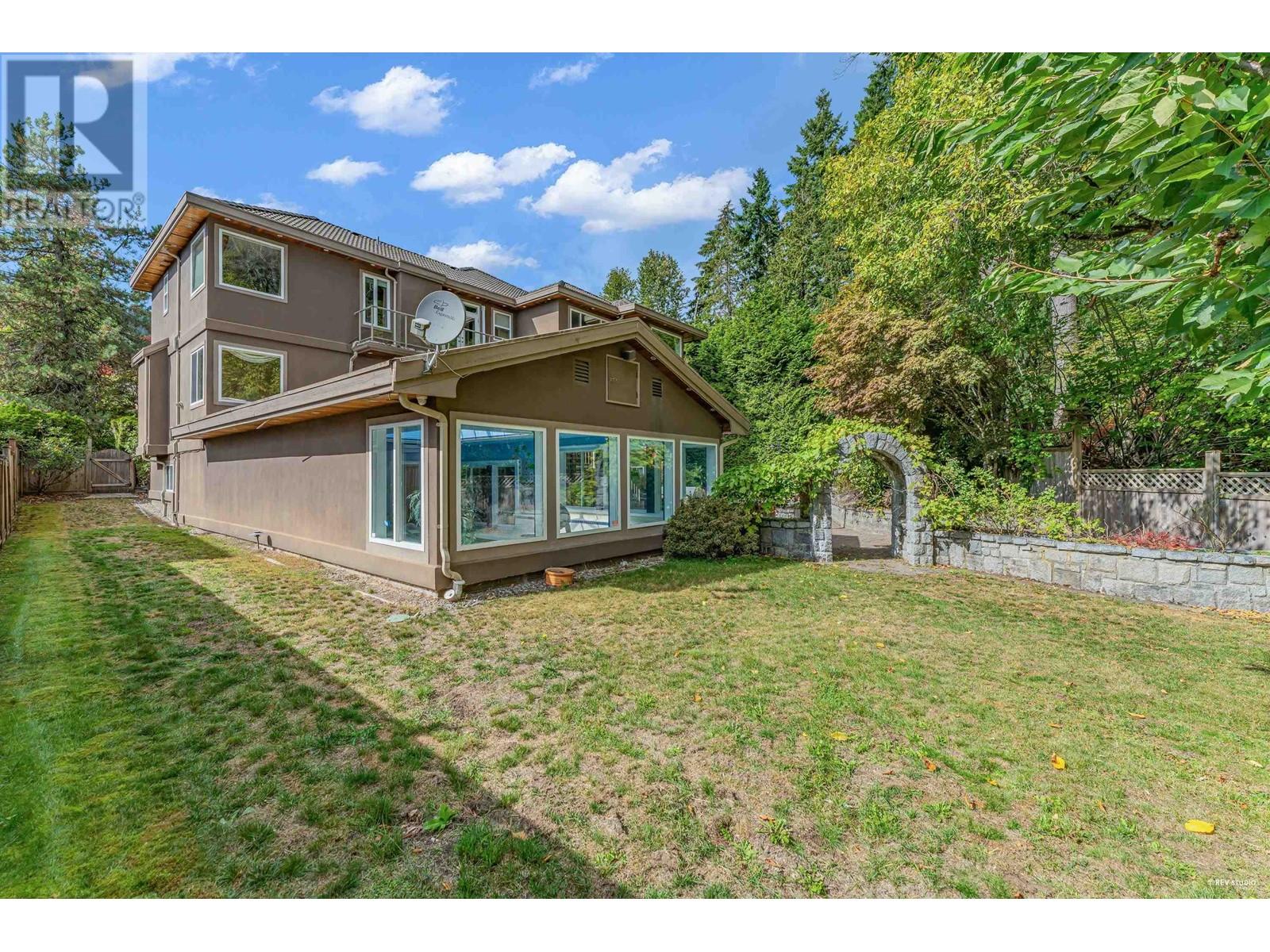 1729 Hampton Drive, Coquitlam, British Columbia  V3E 3C9 - Photo 9 - R2817455