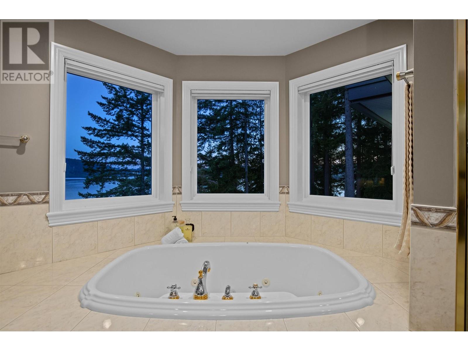 242 Turtlehead Road, Belcarra, British Columbia  V3H 4P2 - Photo 32 - R2817488