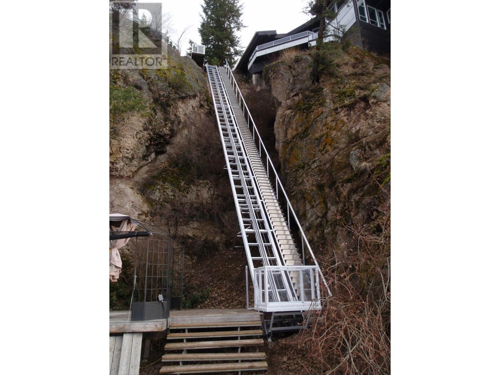 242 Turtlehead Road, Belcarra, British Columbia  V3H 4P2 - Photo 6 - R2817488