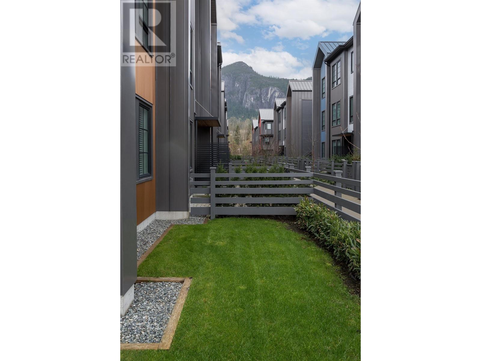 1352 Marinaside Place, Squamish, British Columbia  V8B 1A8 - Photo 14 - R2817584