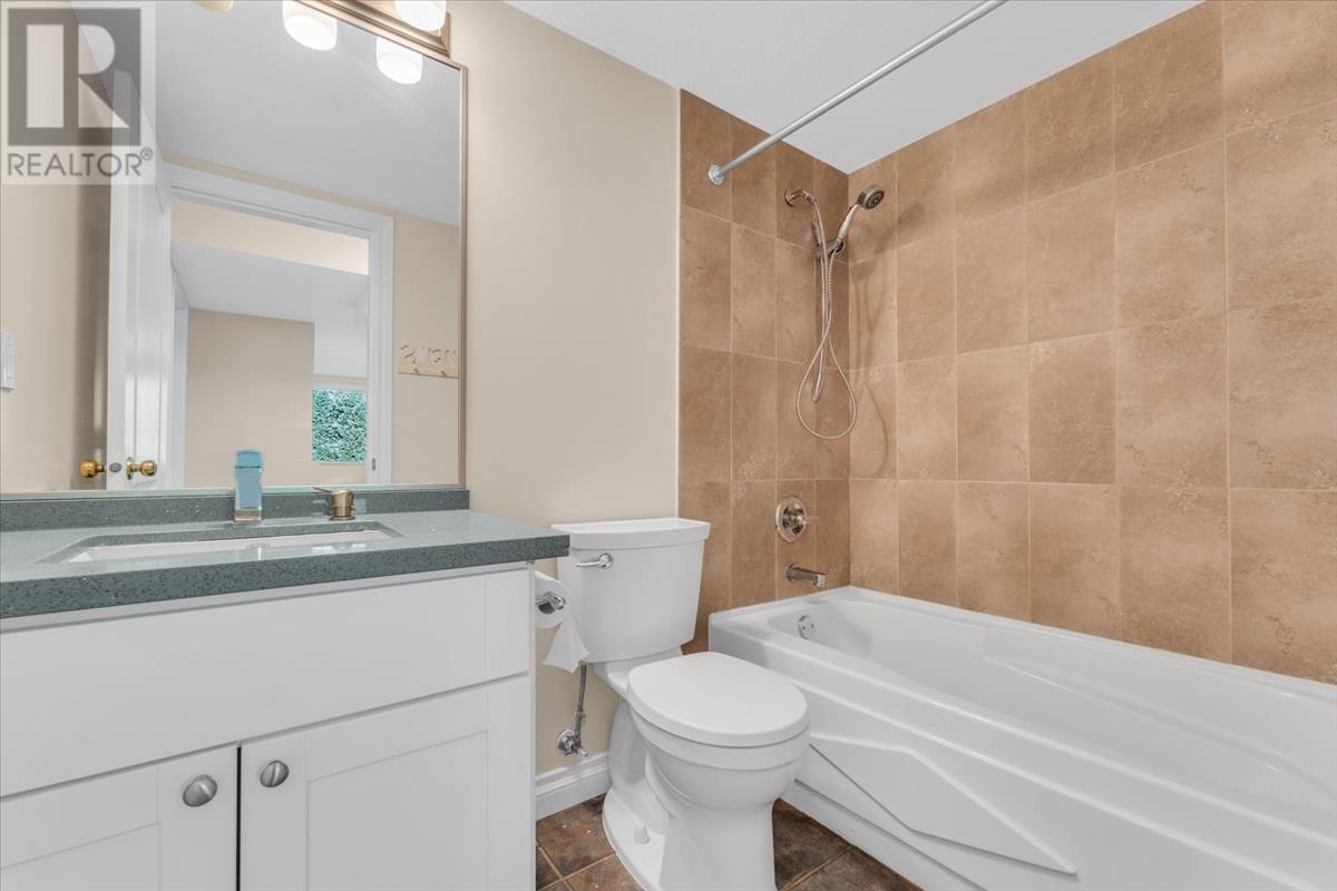 3301 Plateau Boulevard, Coquitlam, British Columbia  V3E 3B8 - Photo 35 - R2817590