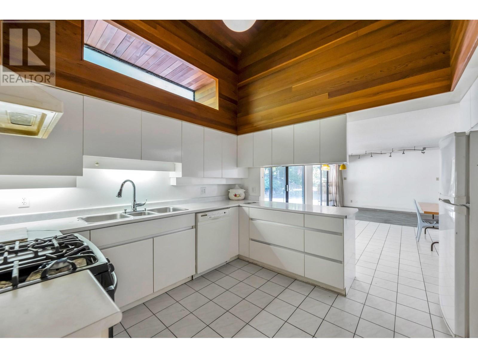 1333 Tyrol Road, West Vancouver, British Columbia  V7S 2L5 - Photo 13 - R2817537