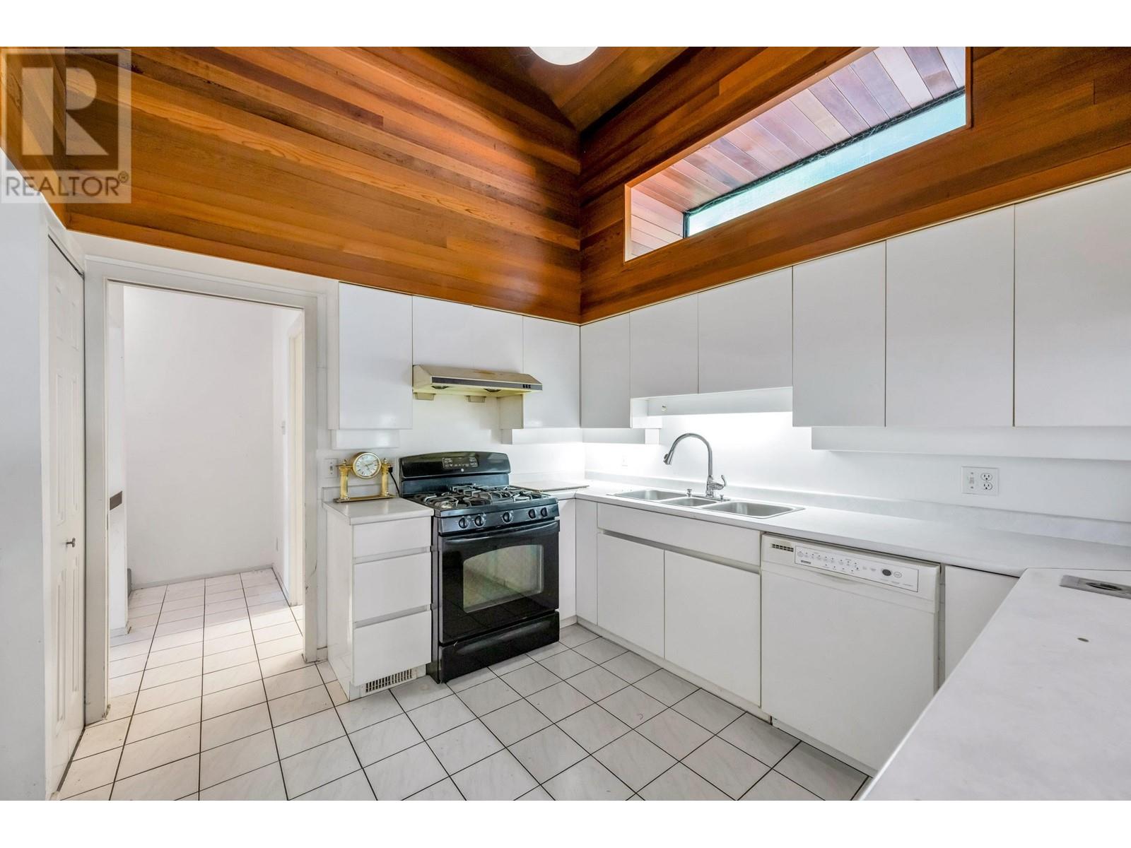 1333 Tyrol Road, West Vancouver, British Columbia  V7S 2L5 - Photo 28 - R2817537