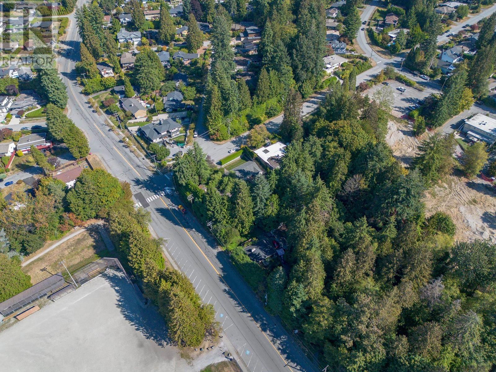 698 W Kings Road, North Vancouver, British Columbia  V7N 2M7 - Photo 10 - R2817549