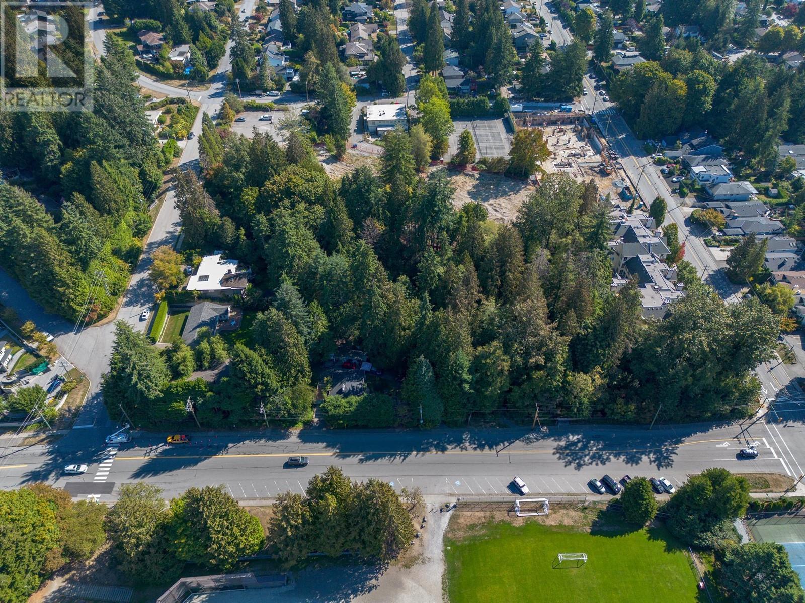 698 W Kings Road, North Vancouver, British Columbia  V7N 2M7 - Photo 11 - R2817549