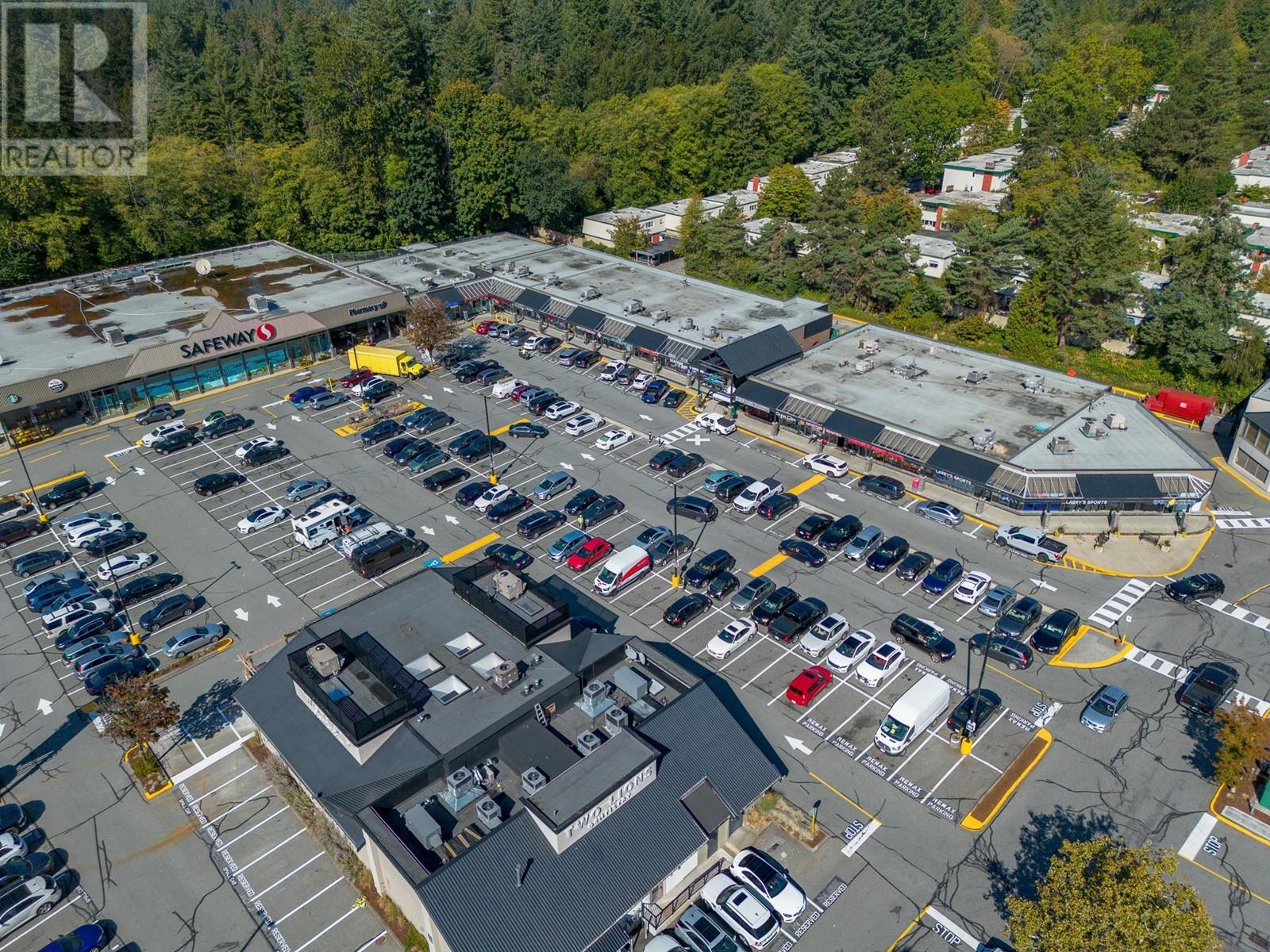 698 W Kings Road, North Vancouver, British Columbia  V7N 2M7 - Photo 2 - R2817549