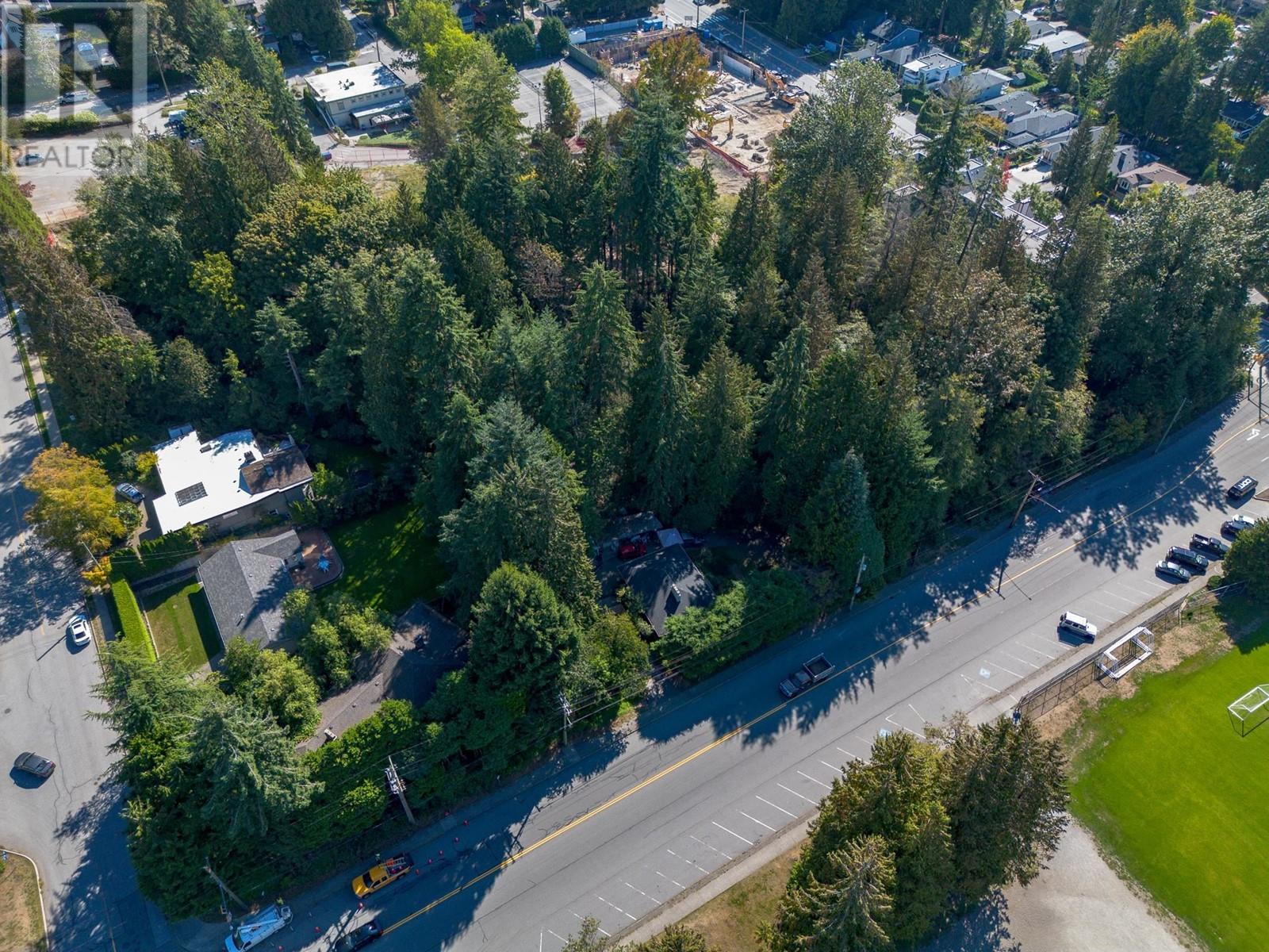 698 W Kings Road, North Vancouver, British Columbia  V7N 2M7 - Photo 21 - R2817549