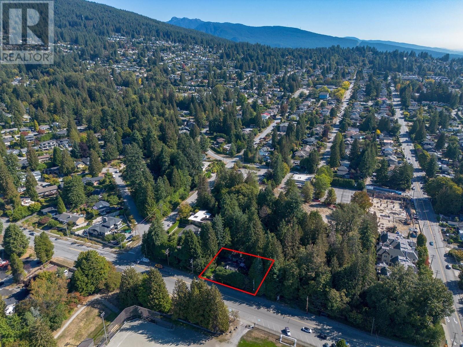 698 W Kings Road, North Vancouver, British Columbia  V7N 2M7 - Photo 23 - R2817549