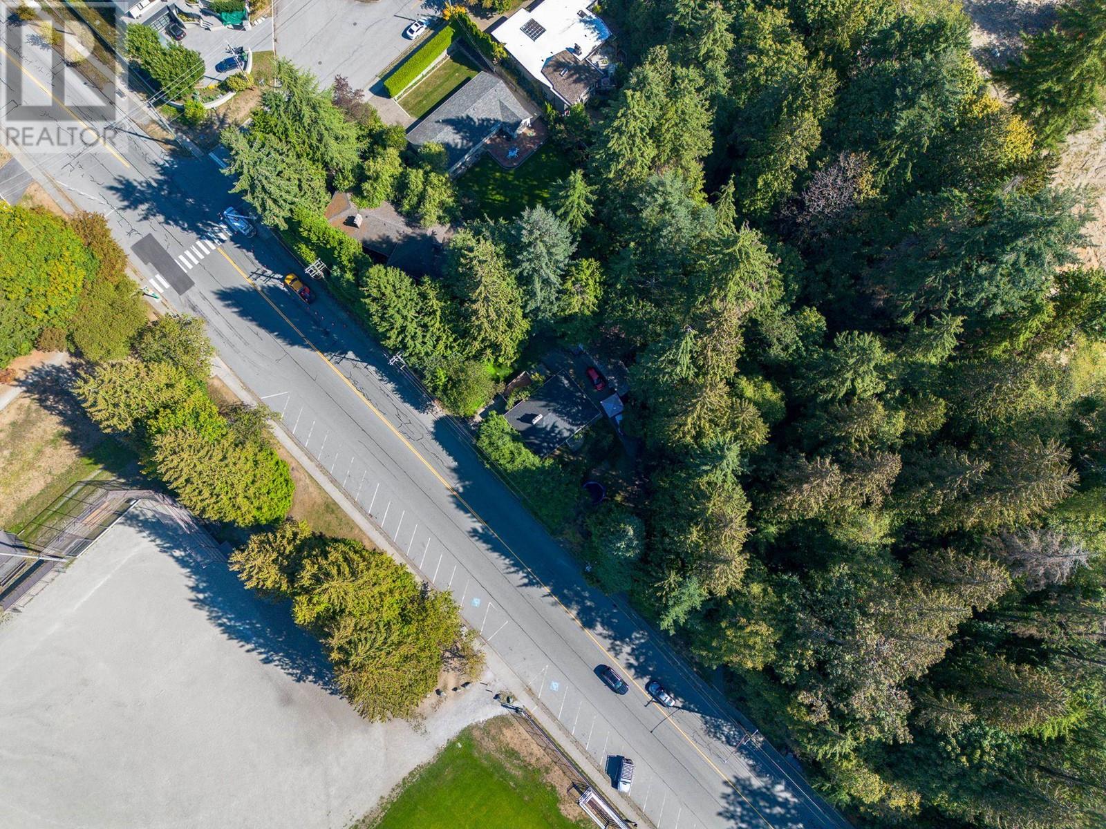 698 W Kings Road, North Vancouver, British Columbia  V7N 2M7 - Photo 9 - R2817549