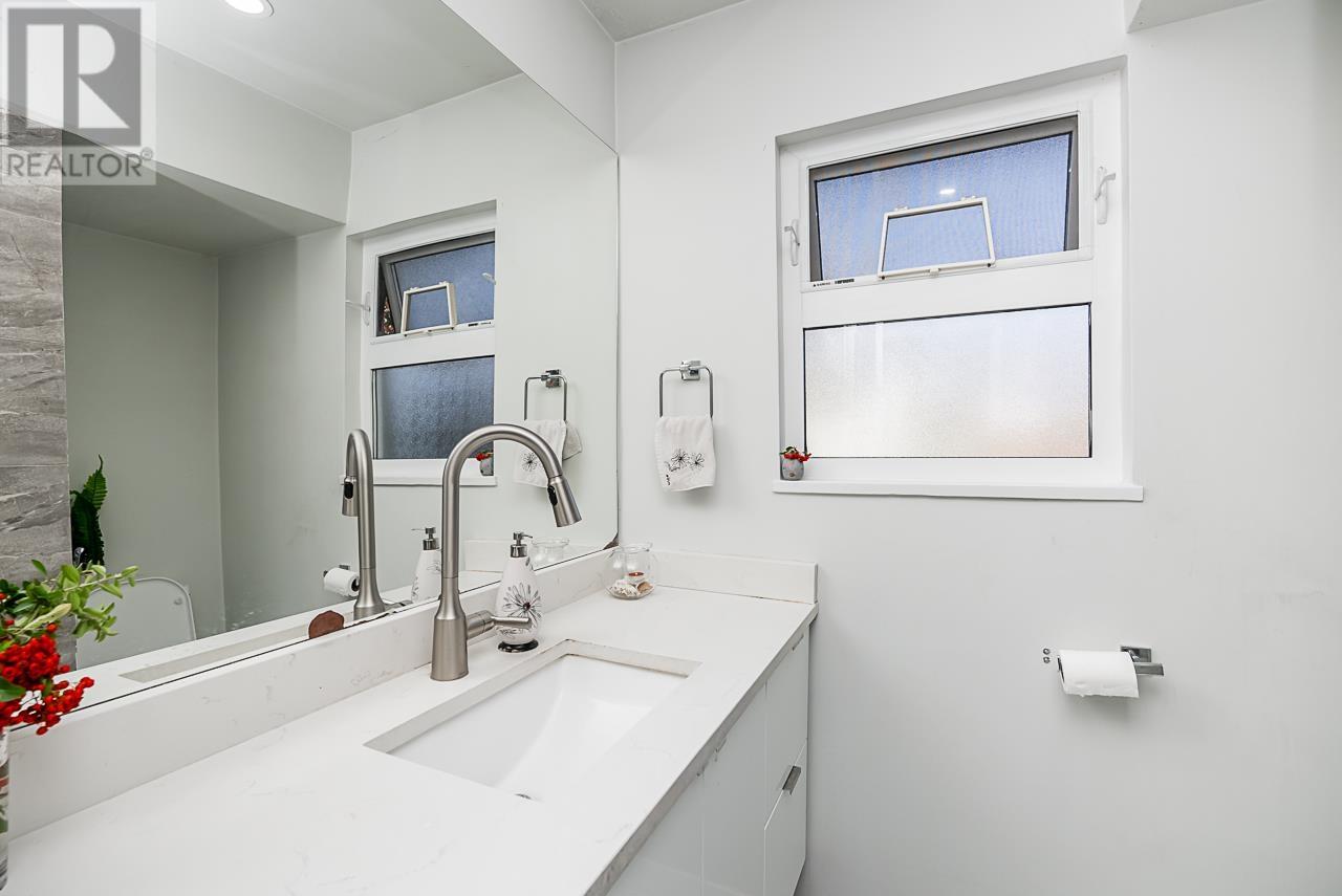 50 Hythe Avenue, Burnaby, British Columbia  V5B 3H7 - Photo 16 - R2817578