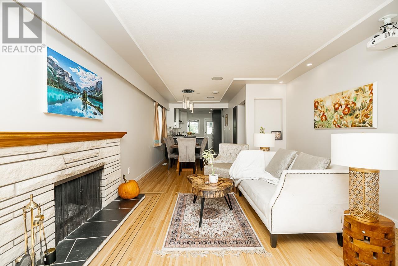50 Hythe Avenue, Burnaby, British Columbia  V5B 3H7 - Photo 4 - R2817578