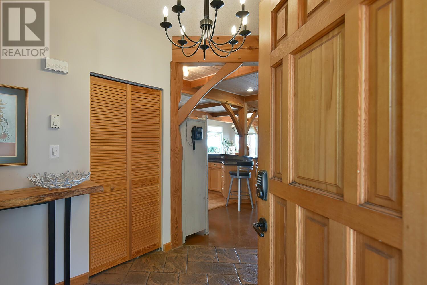 6231 Sunshine Coast Highway, Sechelt, British Columbia  V7Z 0M1 - Photo 6 - R2817514