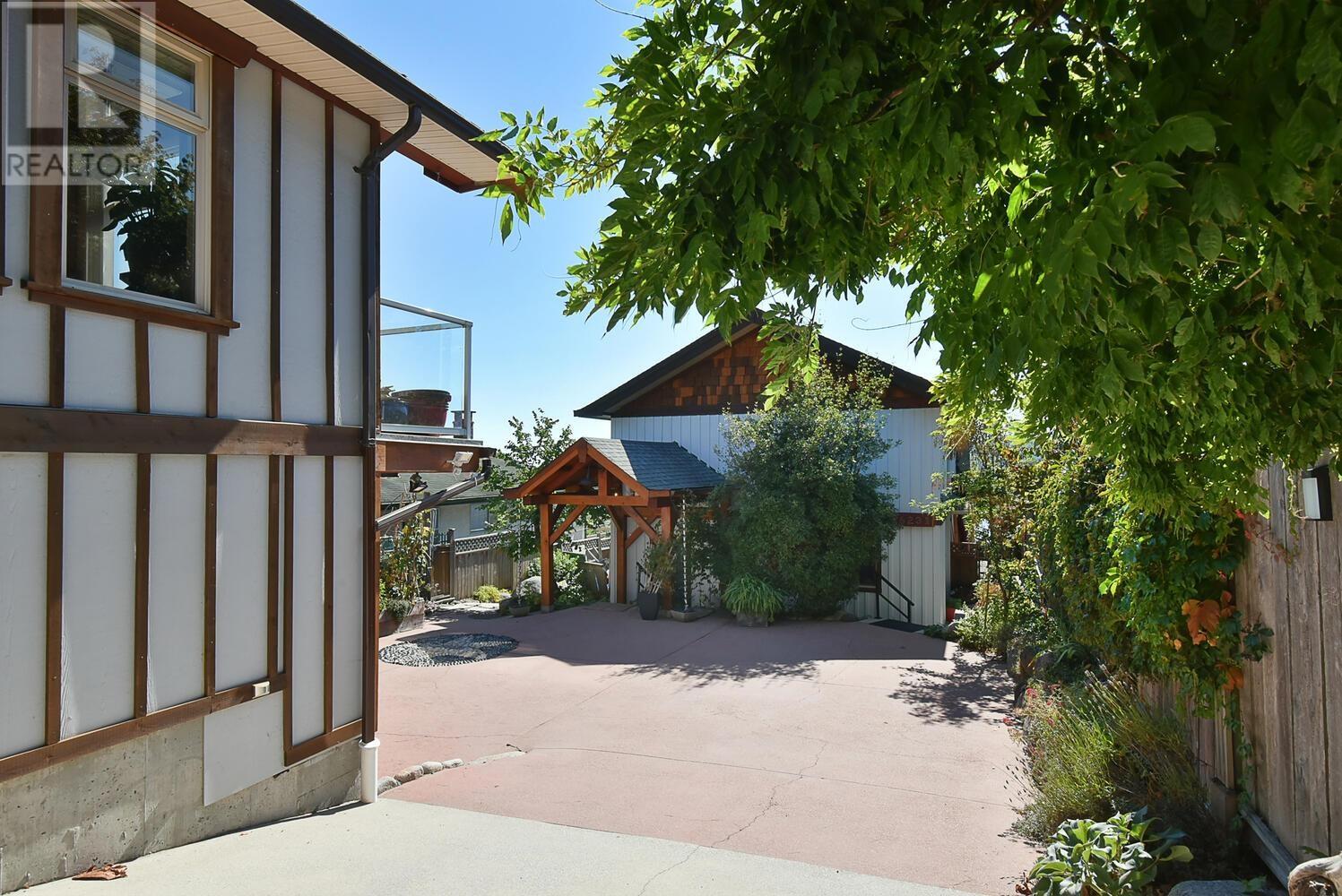 6231 Sunshine Coast Highway, Sechelt, British Columbia  V7Z 0M1 - Photo 4 - R2817514
