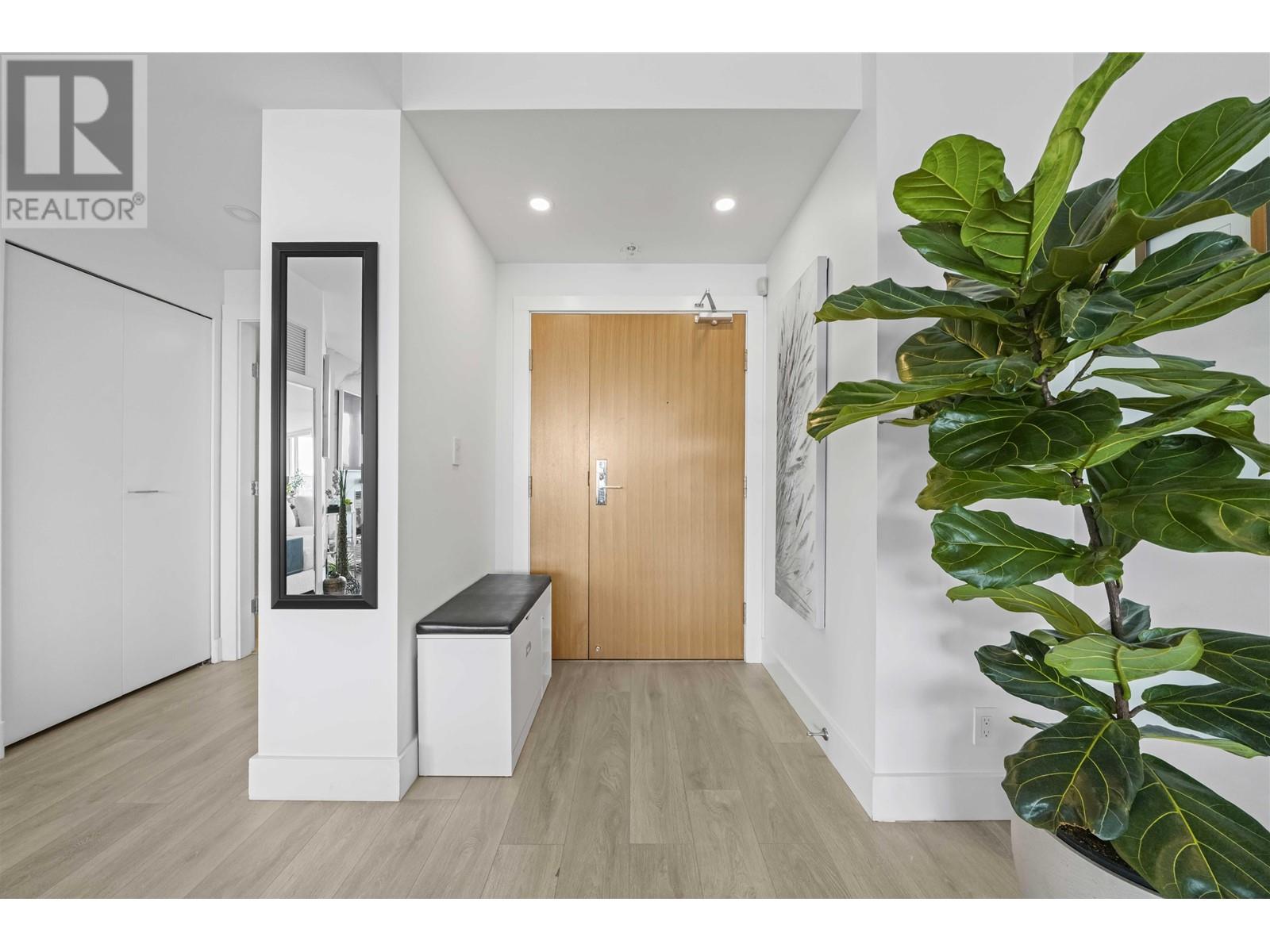 2603 8 Smithe Mews, Vancouver, British Columbia  V6B 0A5 - Photo 3 - R2817674