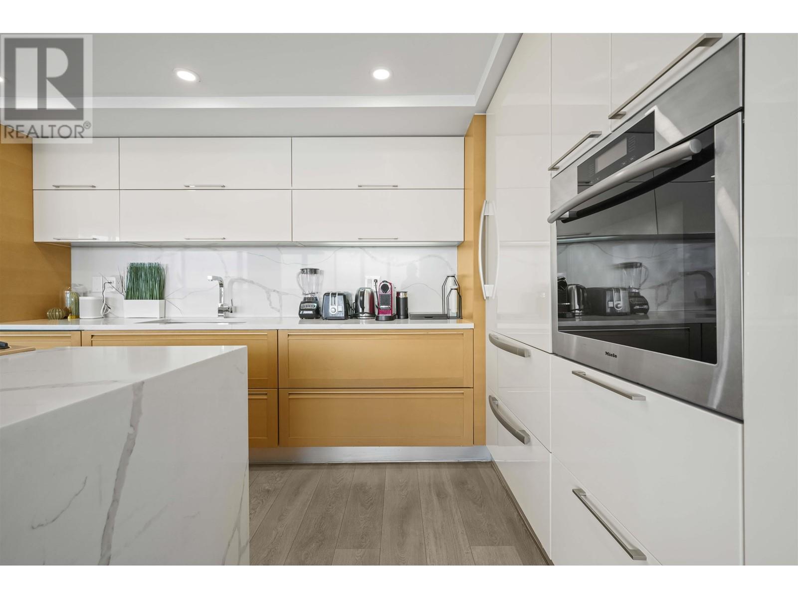 2603 8 Smithe Mews, Vancouver, British Columbia  V6B 0A5 - Photo 6 - R2817674