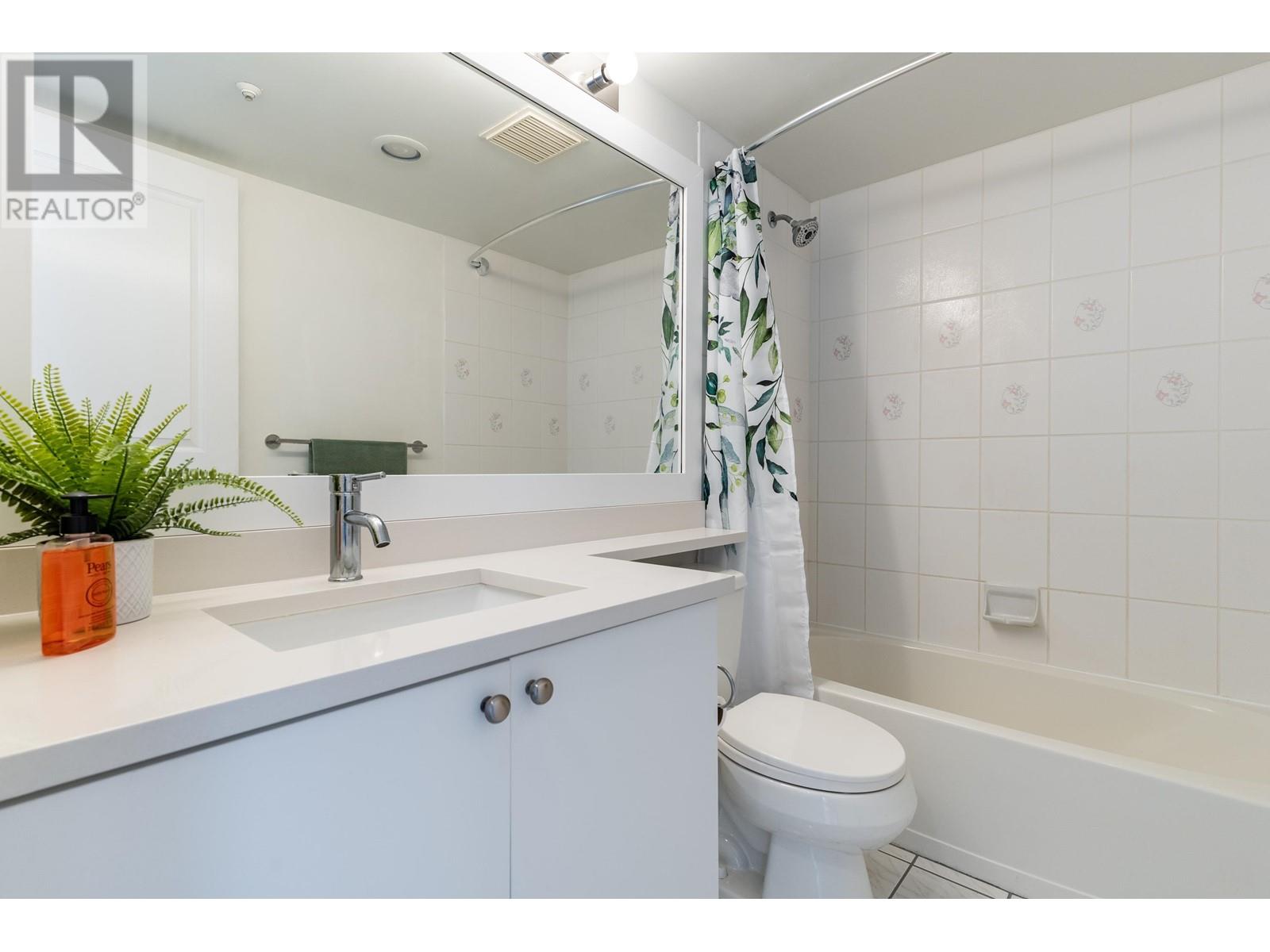 1403 3071 Glen Drive, Coquitlam, British Columbia  V3B 7R1 - Photo 11 - R2808200