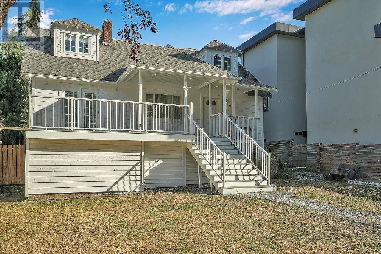 456 E 20th Street, North Vancouver, British Columbia  V7L 3B2 - Photo 2 - R2817694