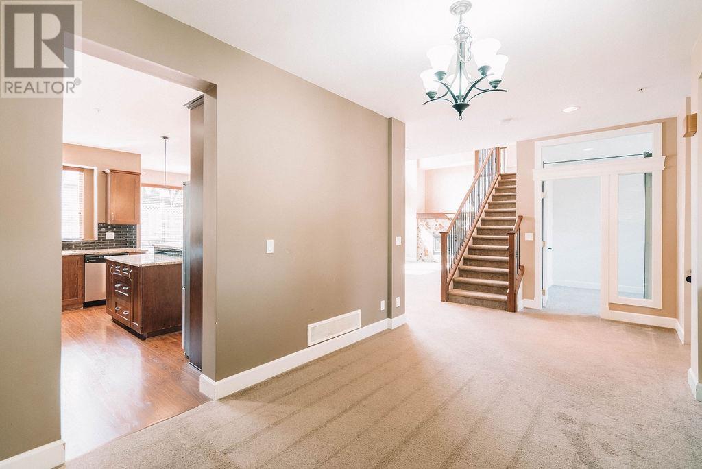 10647 Kimola Way, Maple Ridge, British Columbia  V2W 0B5 - Photo 12 - R2811886
