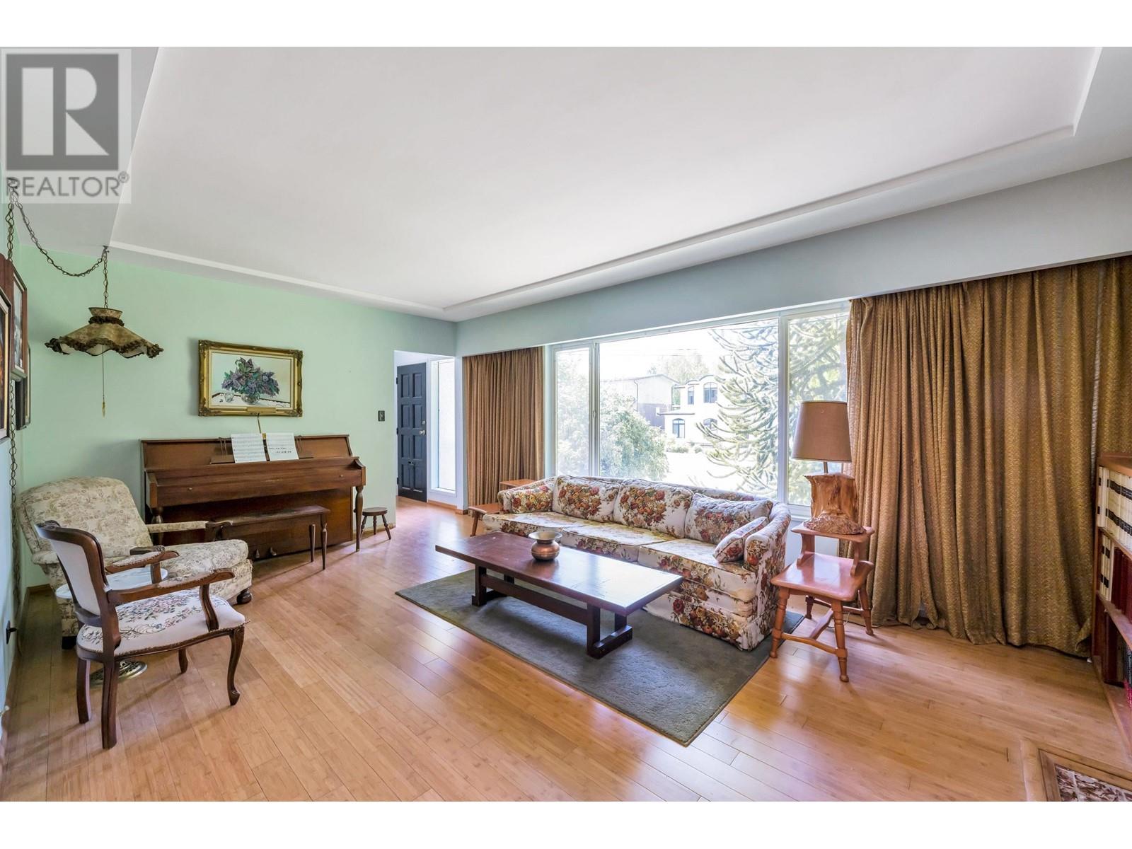 5950 Brantford Avenue, Burnaby, British Columbia  V5E 2R6 - Photo 2 - R2817512