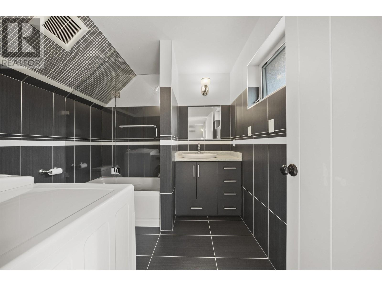 6733 Vivian Street, Vancouver, British Columbia  V5S 2T7 - Photo 26 - R2817142