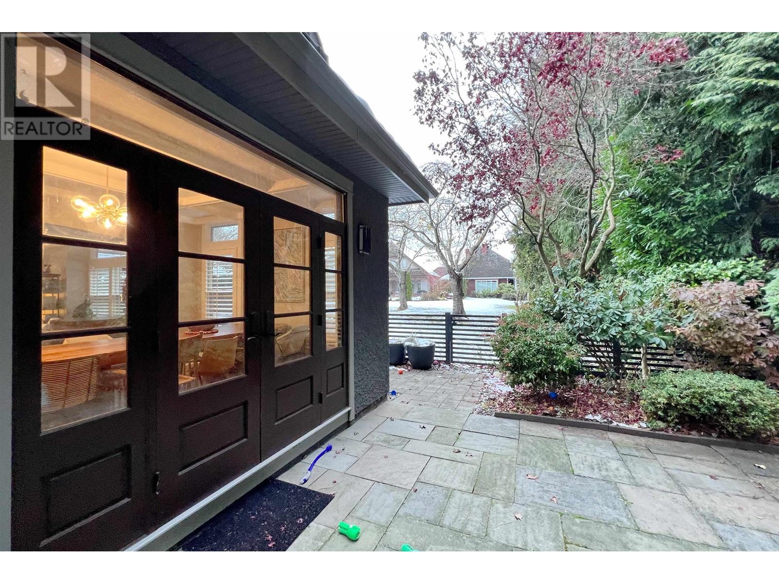 8320 Gillnet Place, Vancouver, British Columbia  V6P 6P6 - Photo 15 - R2815485