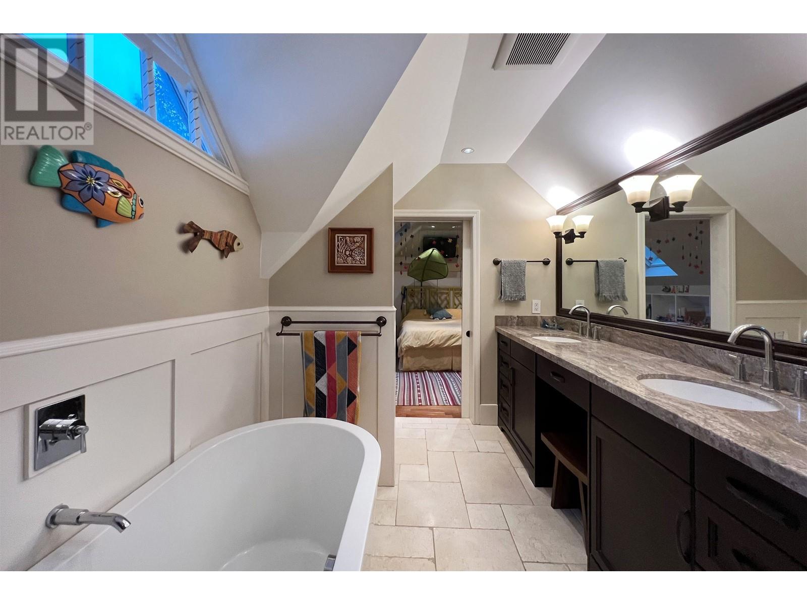 8320 Gillnet Place, Vancouver, British Columbia  V6P 6P6 - Photo 19 - R2815485