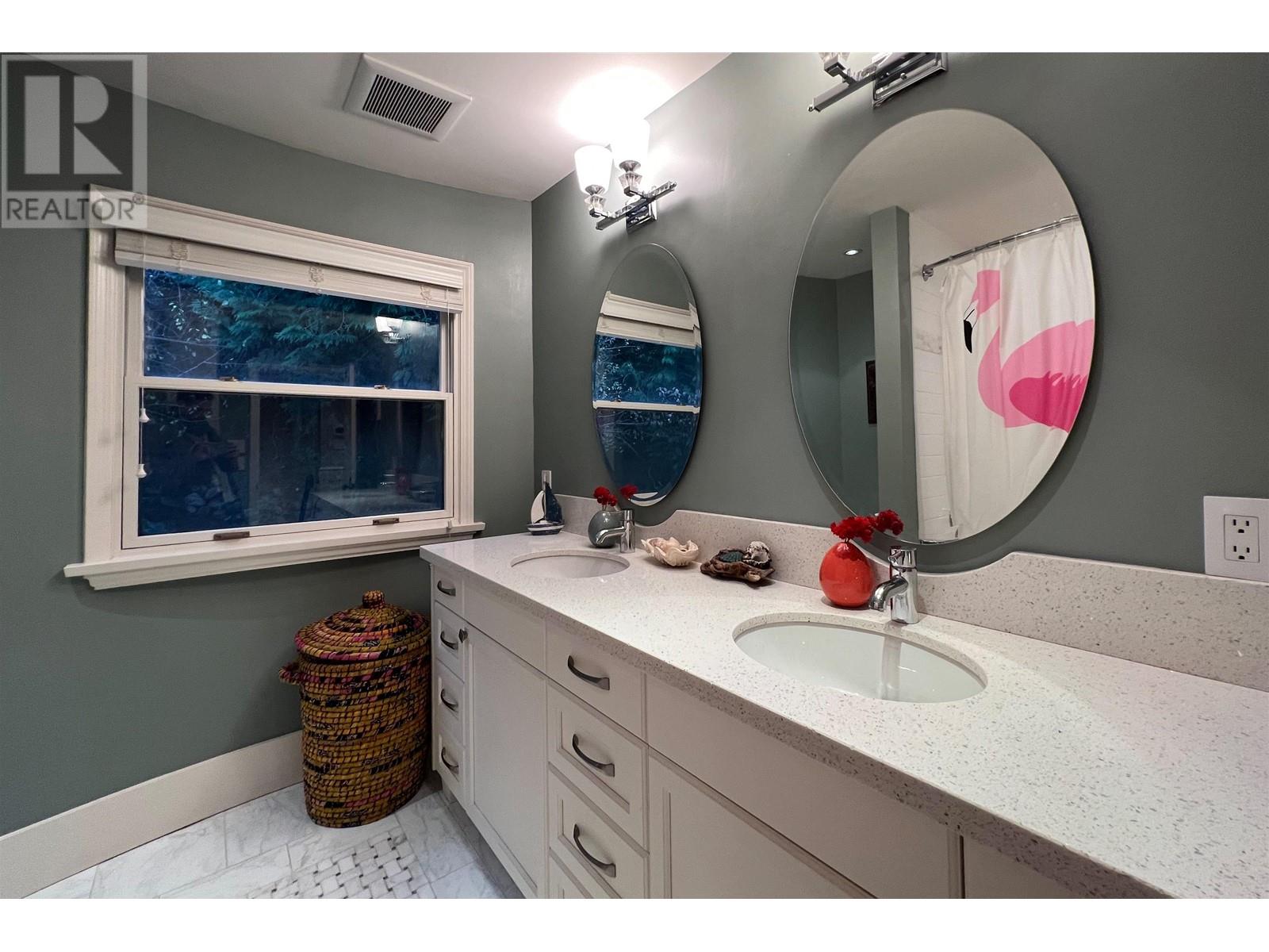 8320 Gillnet Place, Vancouver, British Columbia  V6P 6P6 - Photo 24 - R2815485