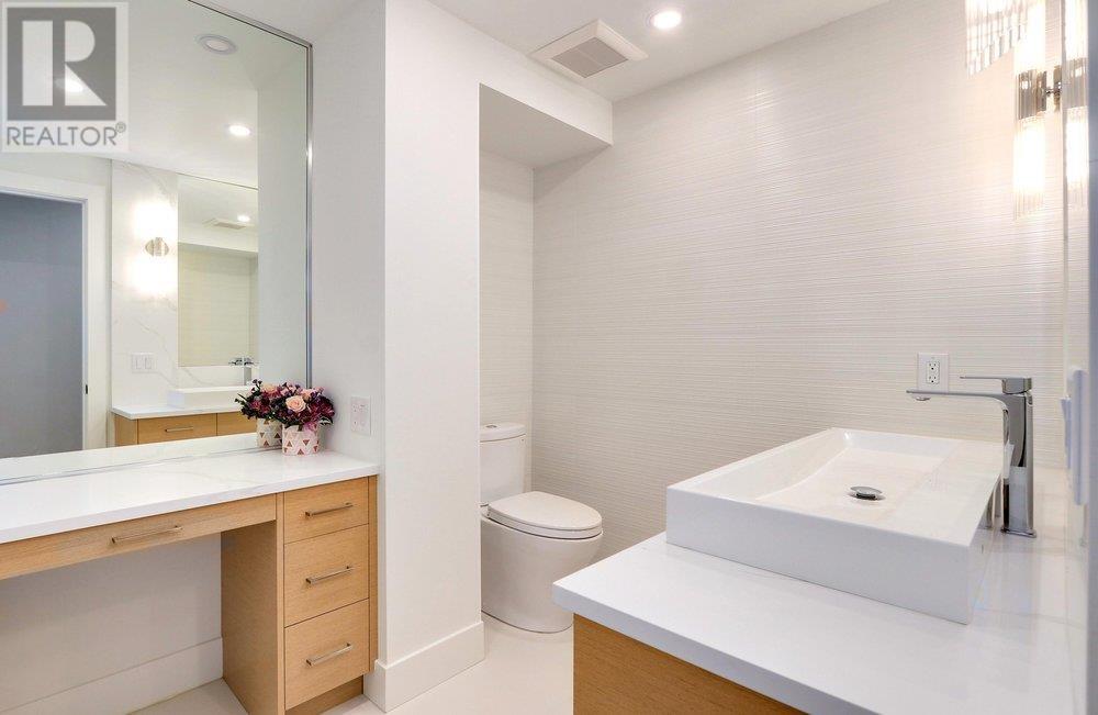 204 2024 Fullerton Avenue, North Vancouver, British Columbia  V7P 3G4 - Photo 20 - R2817815