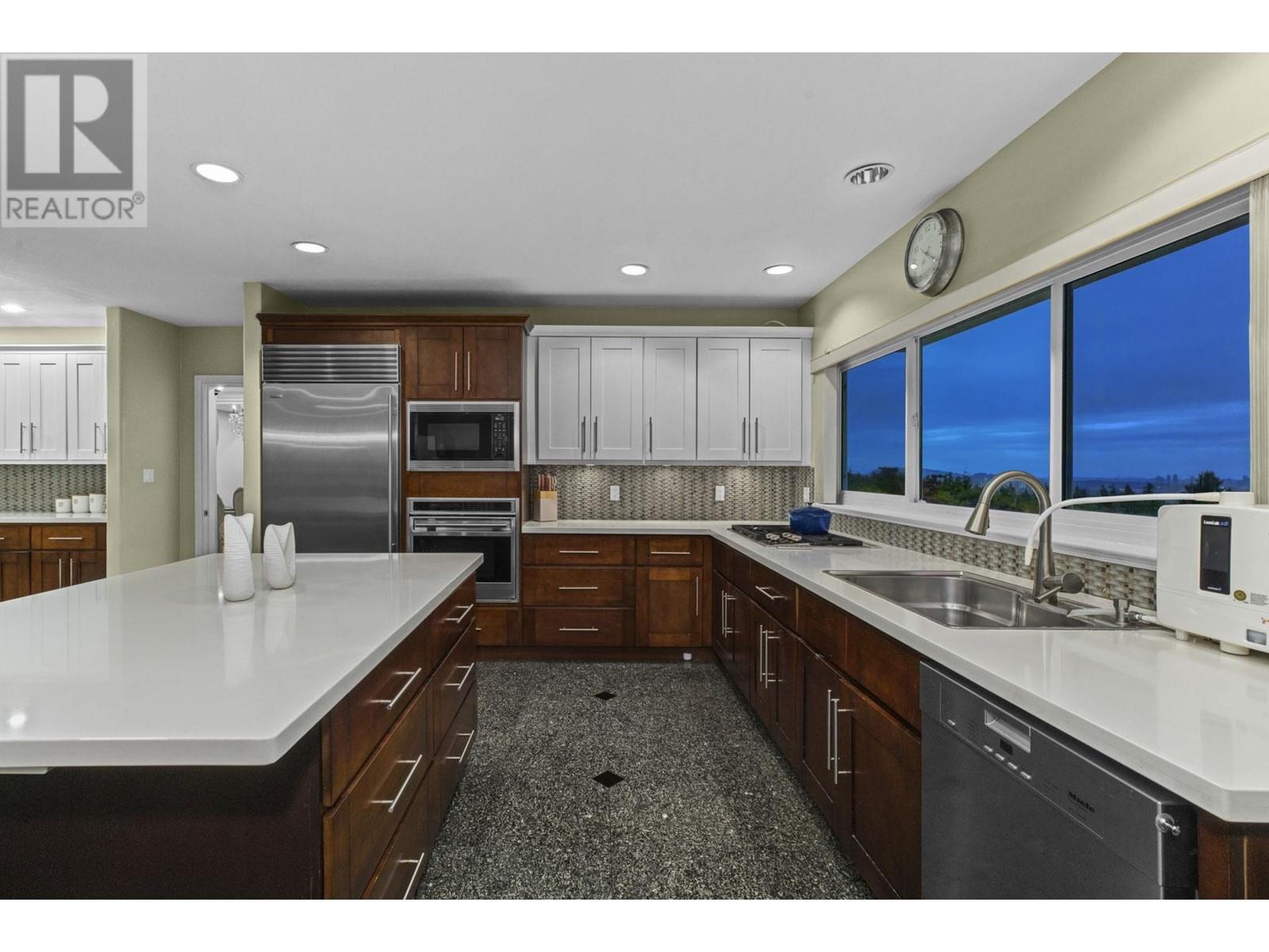729 Knockmaroon Road, West Vancouver, British Columbia  V7S 1R7 - Photo 18 - R2817807