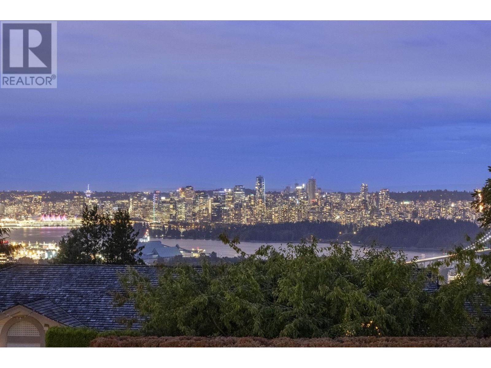 729 Knockmaroon Road, West Vancouver, British Columbia  V7S 1R7 - Photo 3 - R2817807