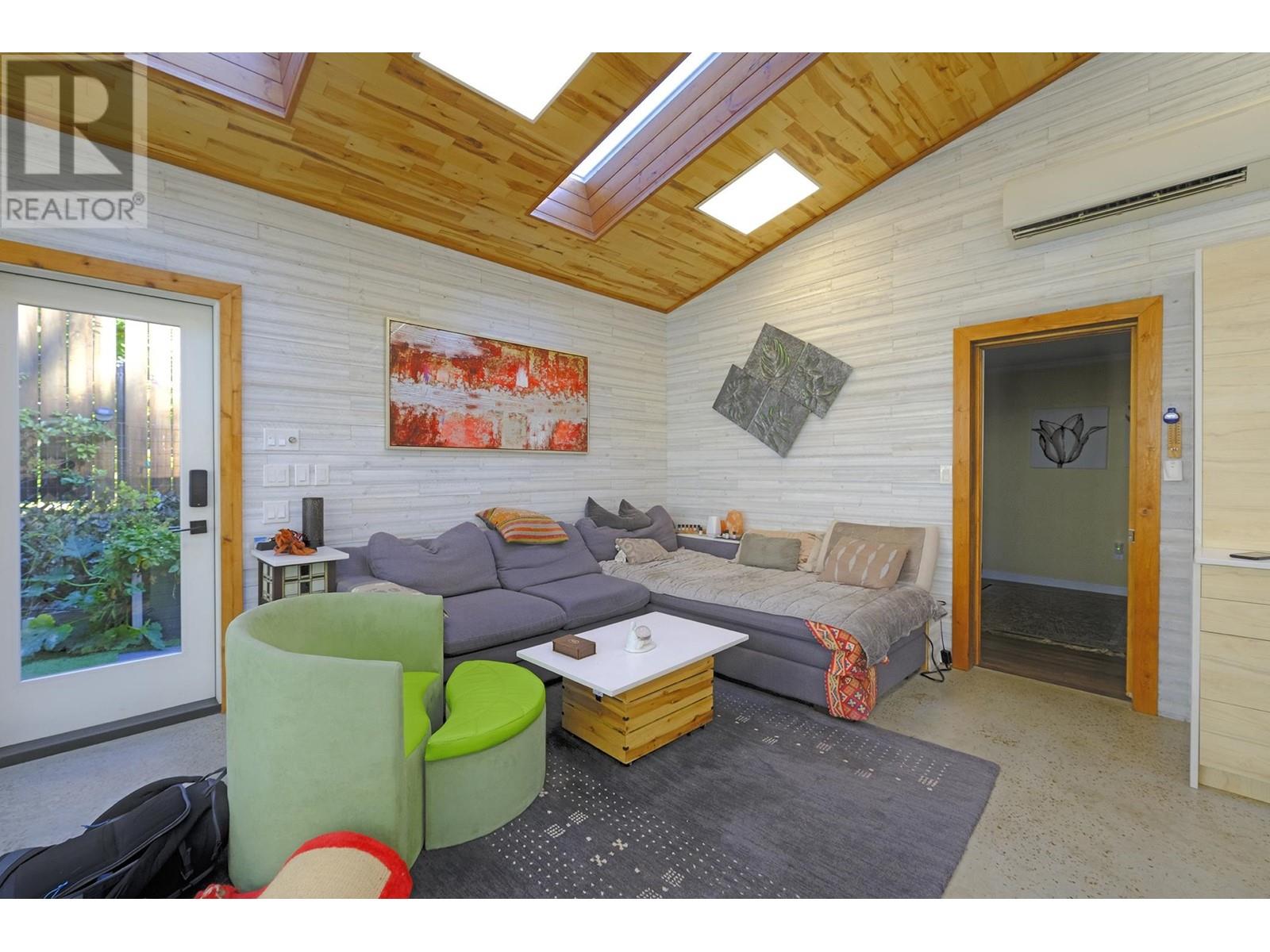 613 Martin Road, Gibsons, British Columbia  V0N 1V9 - Photo 13 - R2817864