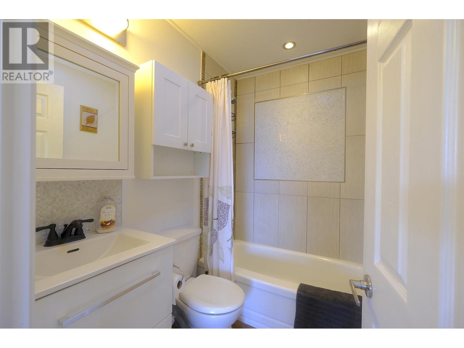 613 Martin Road, Gibsons, British Columbia  V0N 1V9 - Photo 20 - R2817864