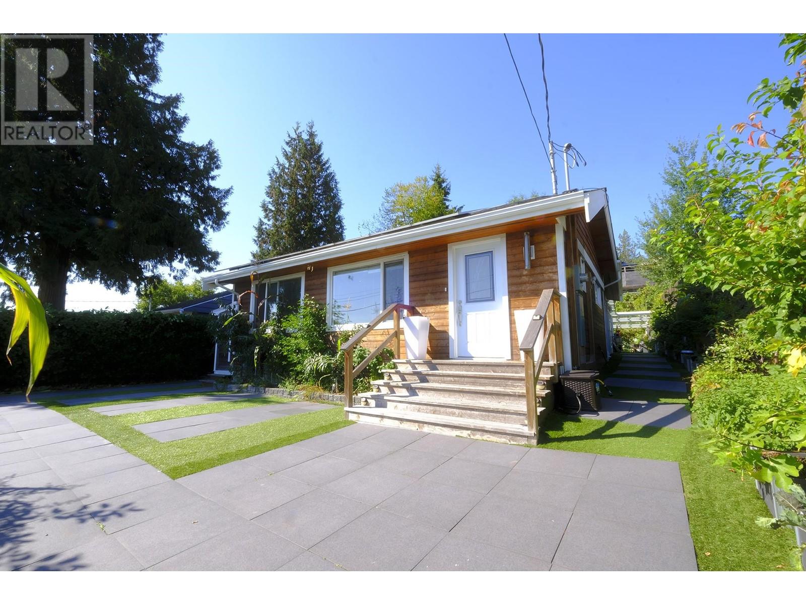 613 Martin Road, Gibsons, British Columbia  V0N 1V9 - Photo 36 - R2817864