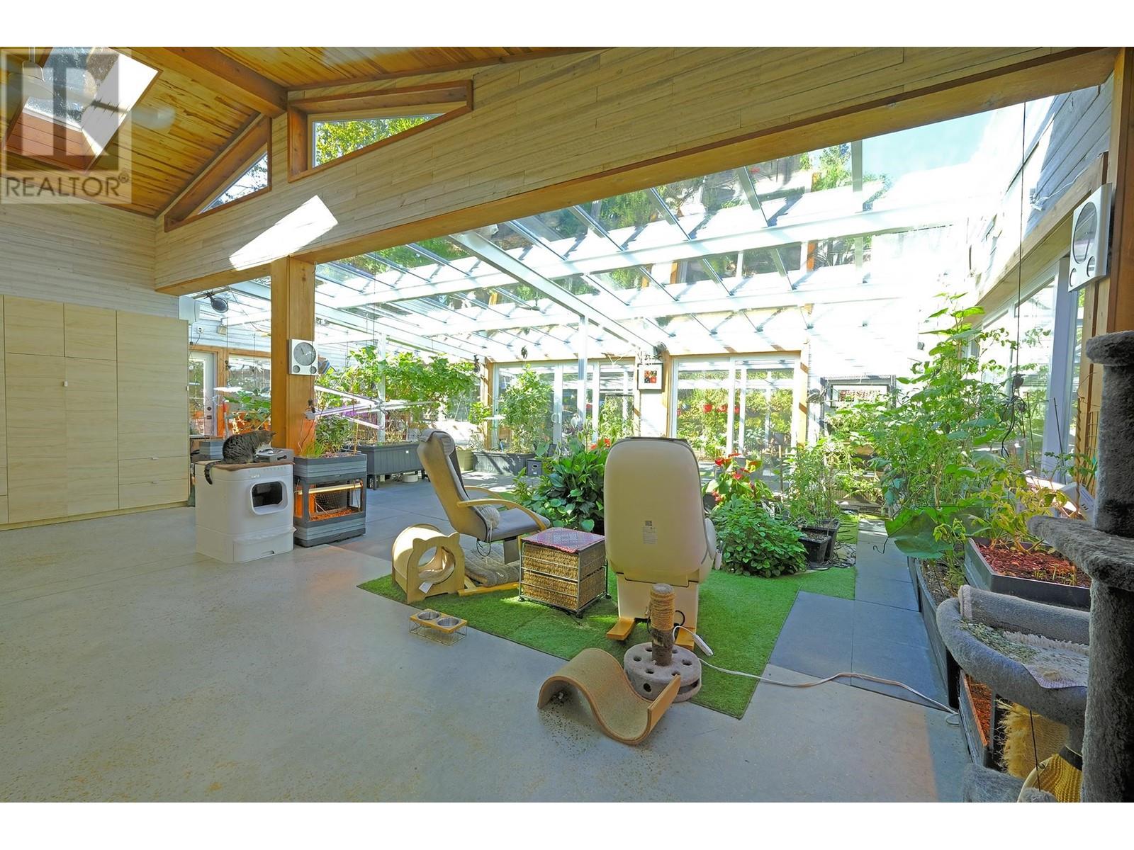 613 Martin Road, Gibsons, British Columbia  V0N 1V9 - Photo 4 - R2817864