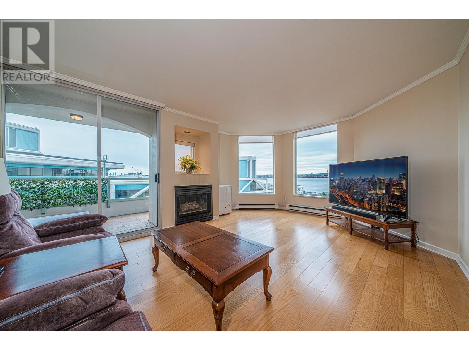 604 168 Chadwick Court, North Vancouver, British Columbia  V7M 3L4 - Photo 6 - R2817690