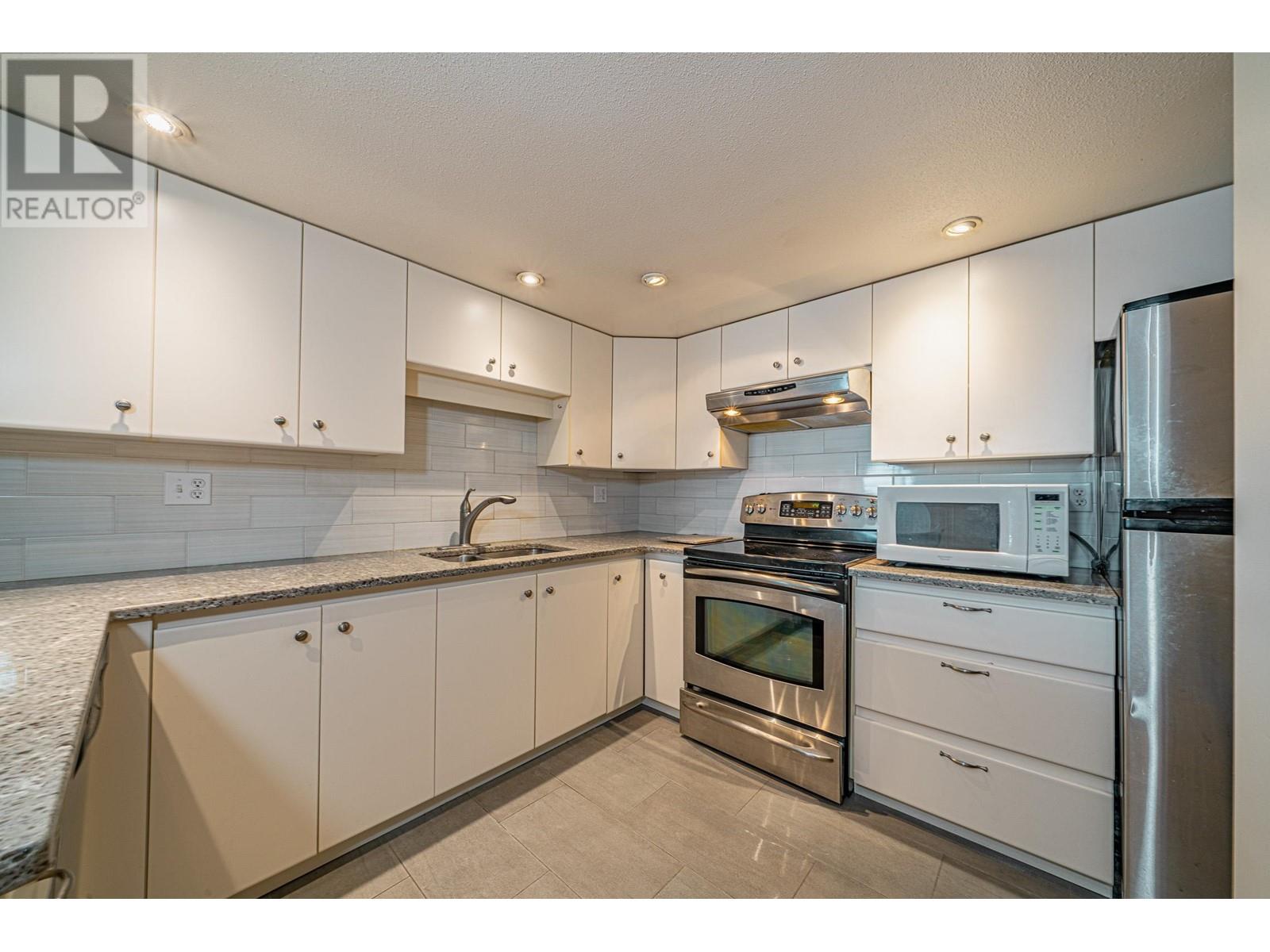 604 168 Chadwick Court, North Vancouver, British Columbia  V7M 3L4 - Photo 10 - R2817690