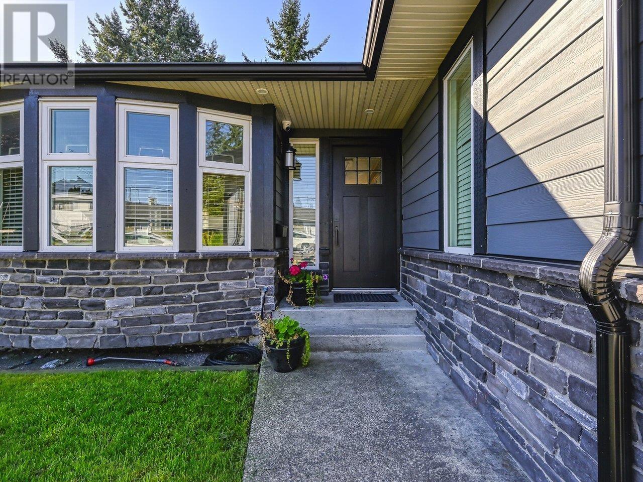 744 Adiron Avenue, Coquitlam, British Columbia  V3J 4K2 - Photo 2 - R2817832