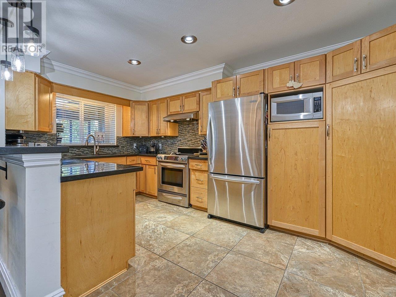 744 Adiron Avenue, Coquitlam, British Columbia  V3J 4K2 - Photo 5 - R2817832