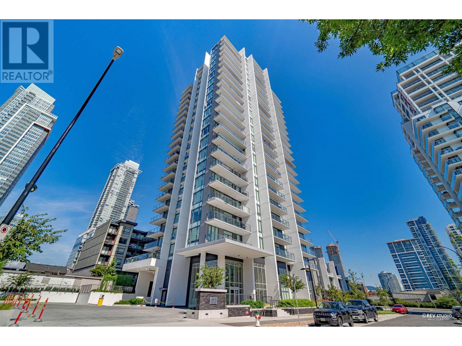2001 4465 JUNEAU STREET, burnaby, British Columbia