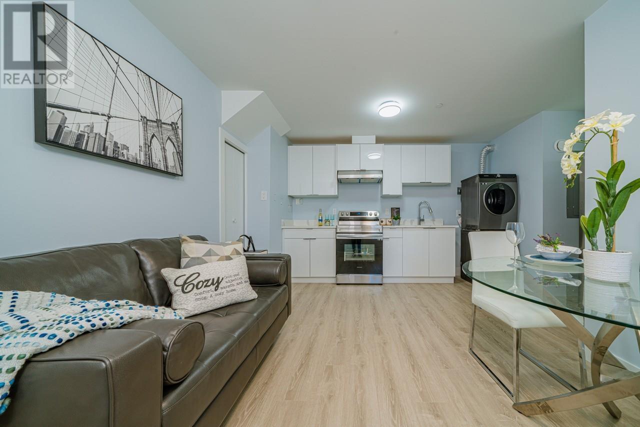 Listing Picture 17 of 21 : 2032 E 44TH AVENUE, Vancouver / 溫哥華 - 魯藝地產 Yvonne Lu Group - MLS Medallion Club Member