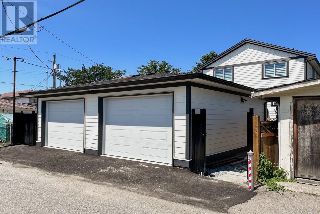 Listing Picture 21 of 21 : 2032 E 44TH AVENUE, Vancouver / 溫哥華 - 魯藝地產 Yvonne Lu Group - MLS Medallion Club Member